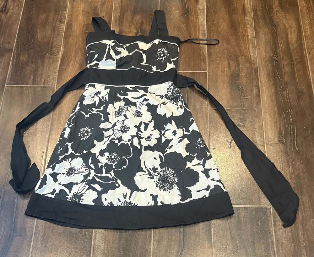 Taboo Black and White Floral Print Sleeveless Empire Waist Dress